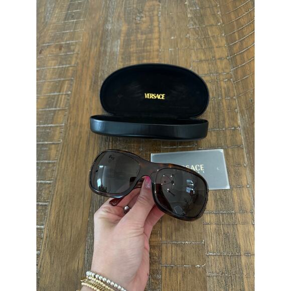 Versace sunglasses mod.4070 col 338/3 Made in Italy Vintage 1990\' ladies fashion main image 11